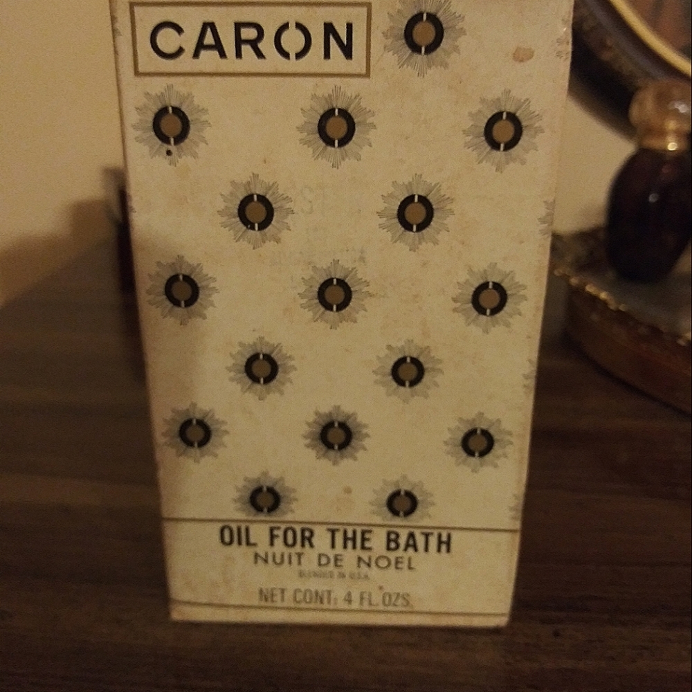Caron Nuit De Noel bath oil.
